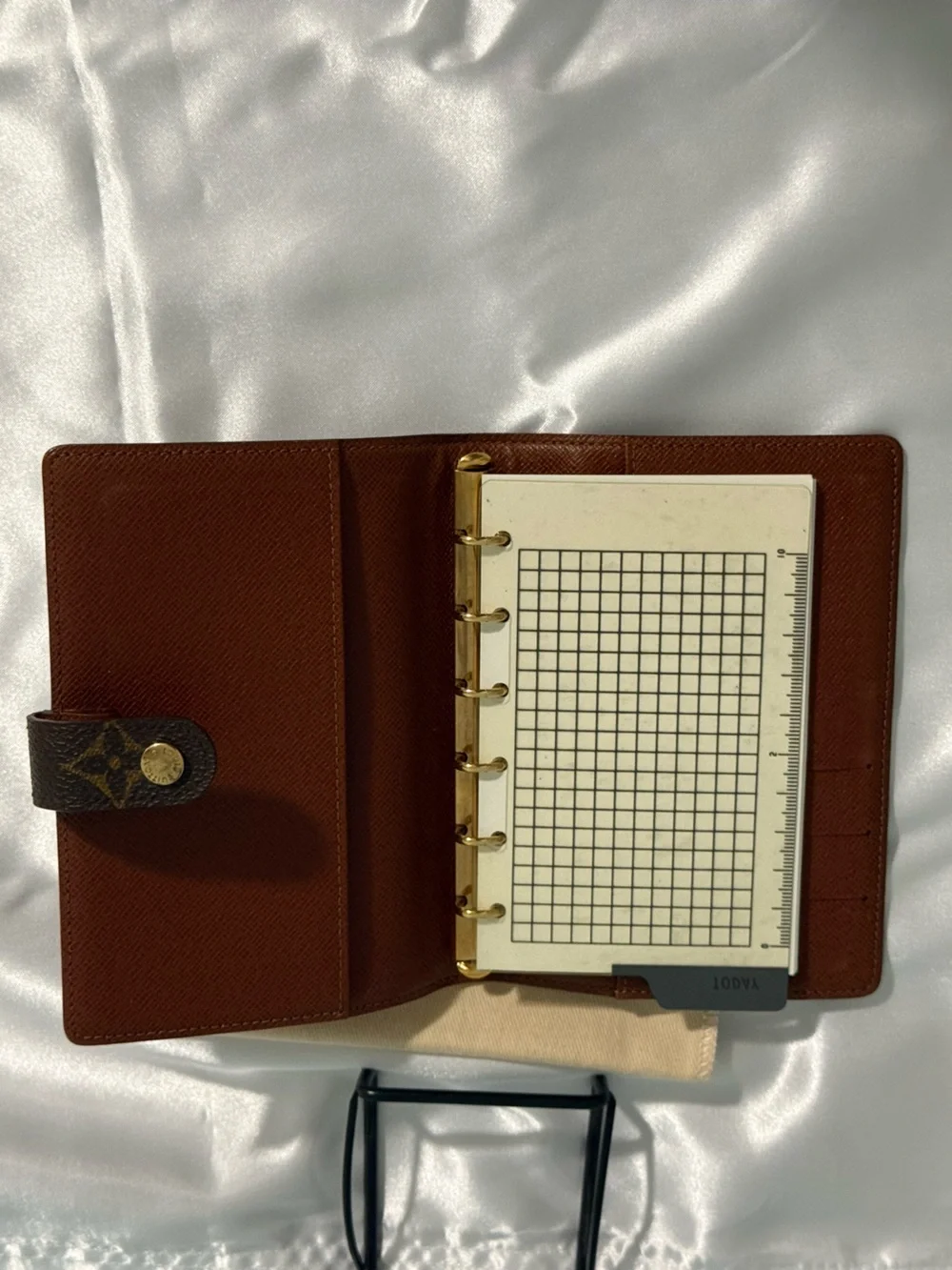 Louis Vuitton Authentic Agenda w/paper in Brown and Gold! With COA & Dust Bag!